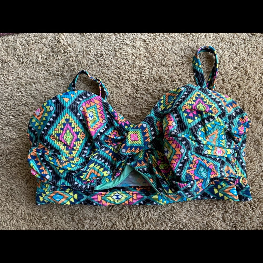 Plus size bikini top Geo print